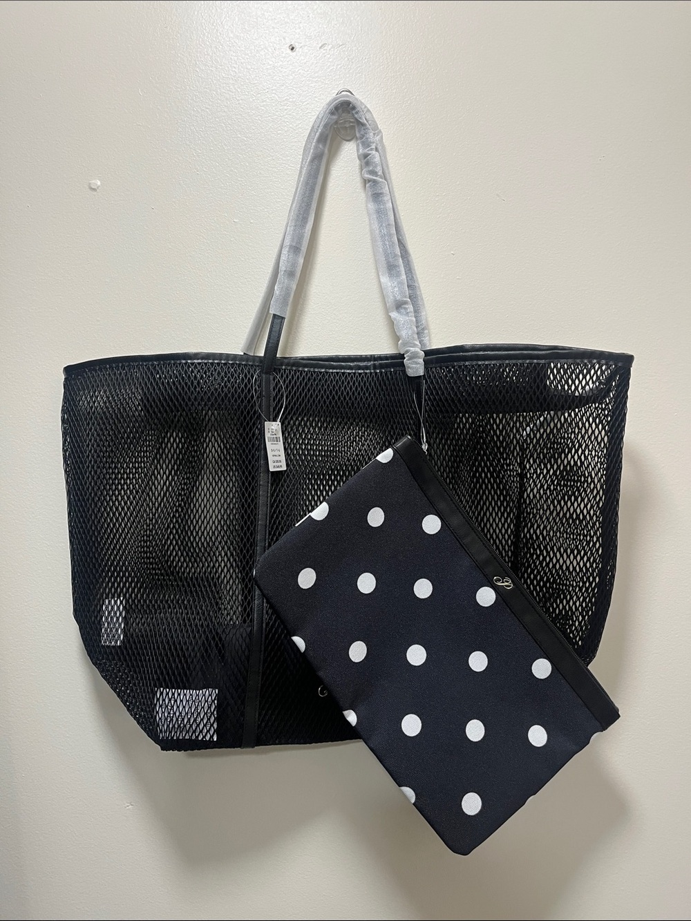 PINK Victoria's Secret Black Mesh Tote with Polka Dot Pouch - Picture 8 of 9